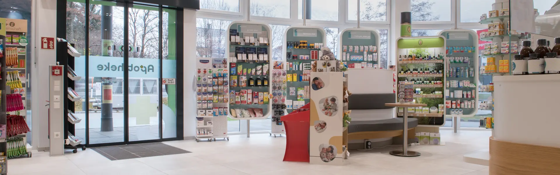 Blick in die Räumlichkeiten der Apotheke Kirchbichl